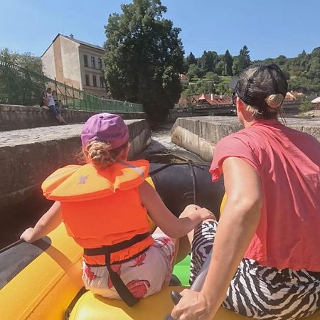 Penzion Zahrada Nad Rekou, Restaurace A Kavarna - Parkovani Gratis Zlatá Koruna Exteriör bild