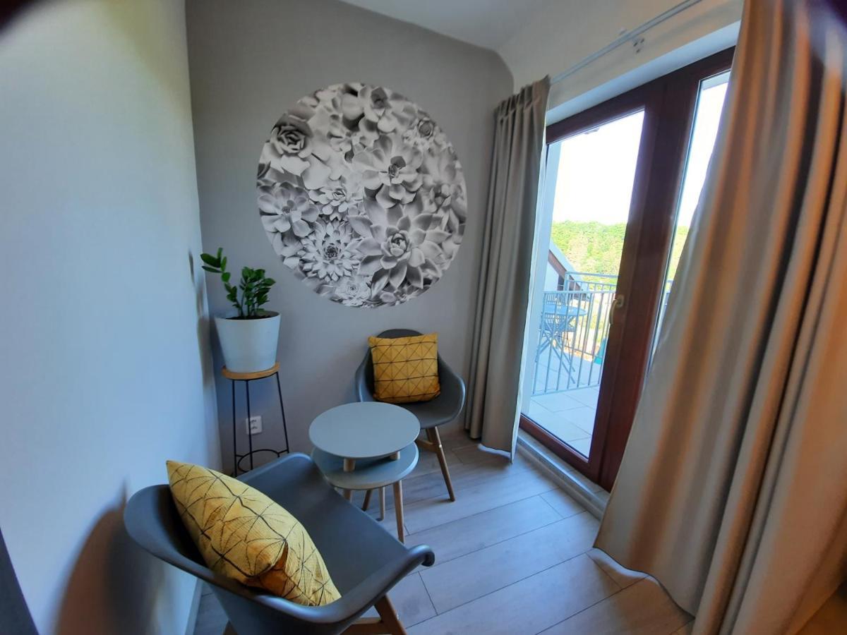 Penzion Zahrada Nad Rekou, Restaurace A Kavarna - Parkovani Gratis Zlatá Koruna Exteriör bild