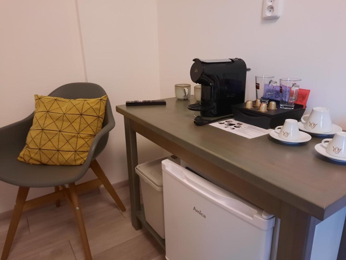 Penzion Zahrada Nad Rekou, Restaurace A Kavarna - Parkovani Gratis Zlatá Koruna Exteriör bild